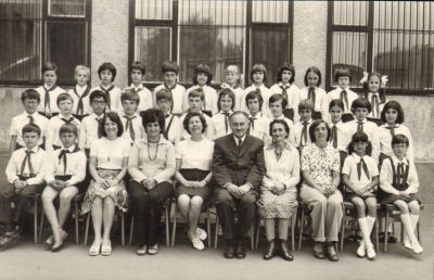 Osztályképek - 0049_1975_4A